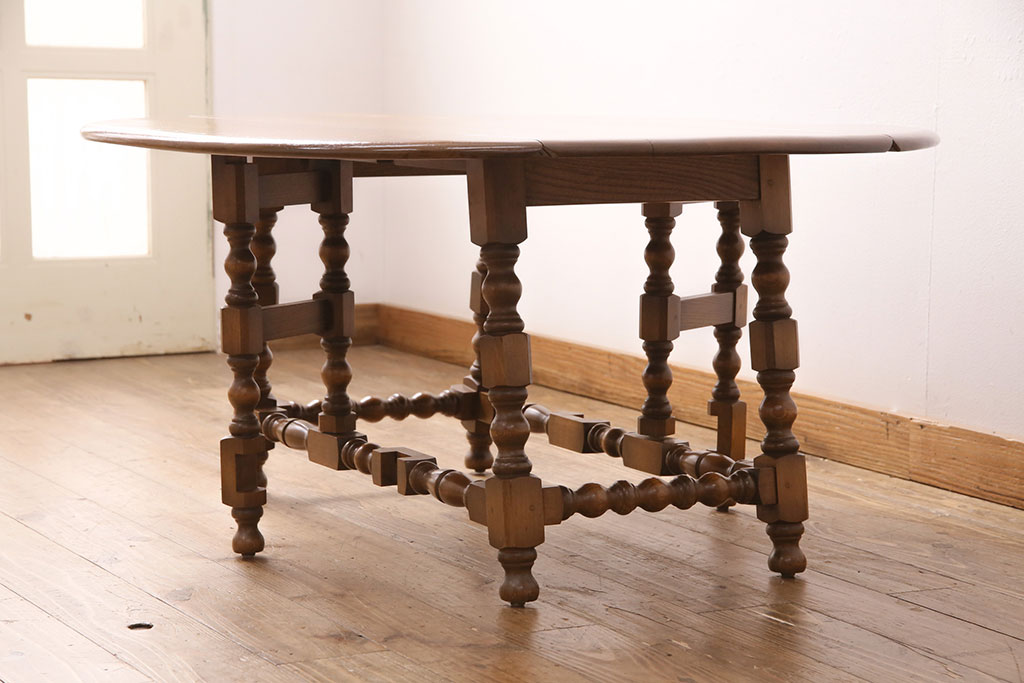 ヴィンテージ家具　美品　イギリス　ERCOL(アーコール)　ニレ材　挽き物の脚が目を引くバタフライテーブル(センターテーブル、ラウンドテーブル、ビンテージ)(R-049692)