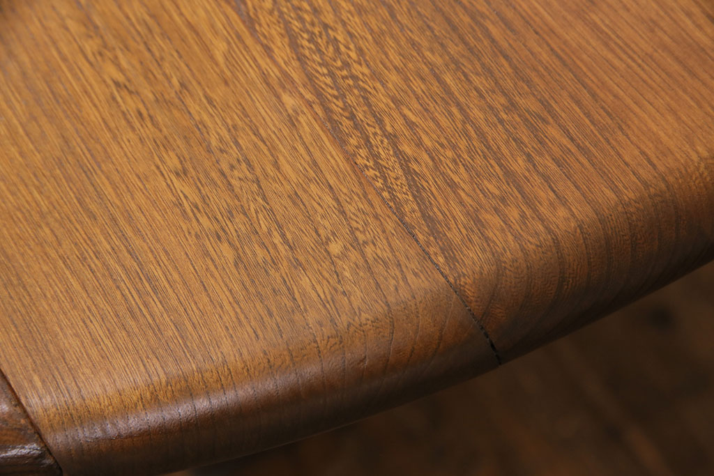 ヴィンテージ家具　美品　イギリス　ERCOL(アーコール)　ニレ材　挽き物の脚が目を引くバタフライテーブル(センターテーブル、ラウンドテーブル、ビンテージ)(R-049692)