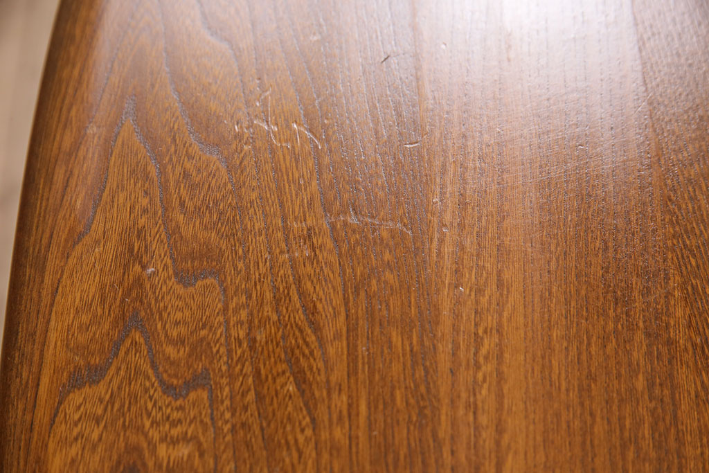 ヴィンテージ家具　美品　イギリス　ERCOL(アーコール)　ニレ材　挽き物の脚が目を引くバタフライテーブル(センターテーブル、ラウンドテーブル、ビンテージ)(R-049692)