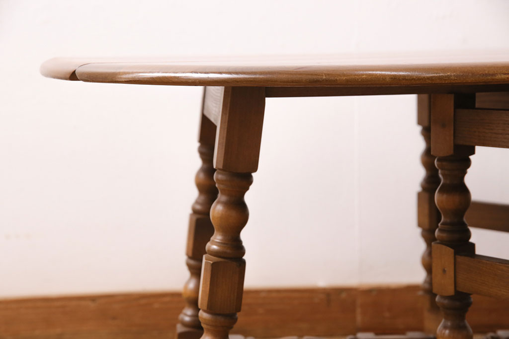 ヴィンテージ家具　美品　イギリス　ERCOL(アーコール)　ニレ材　挽き物の脚が目を引くバタフライテーブル(センターテーブル、ラウンドテーブル、ビンテージ)(R-049692)
