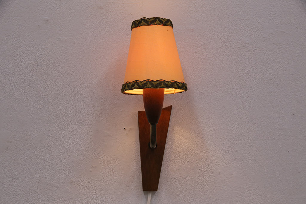 ヴィンテージ照明　北欧ビンテージ　デンマーク　温かみのある空間を演出するウォールライト(壁掛け照明、壁付け照明)(R-049713)