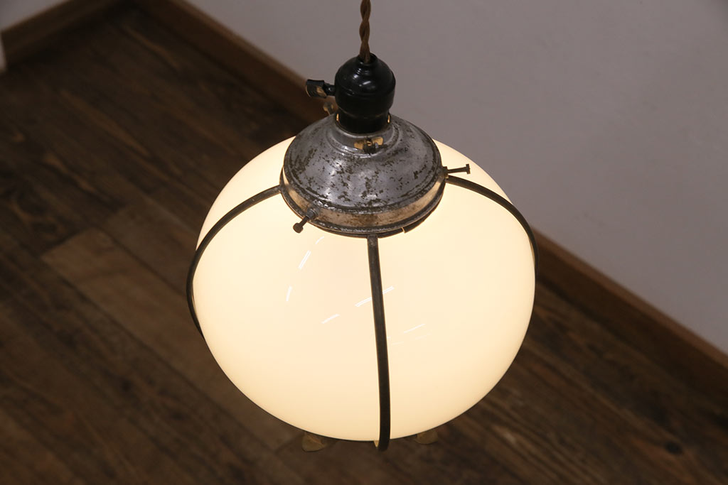 アンティーク照明　和製アンティーク　ブラケットの使い込まれた質感がおしゃれな吊り下げ照明(ペンダント照明、天井照明)(R-049728)