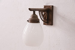 アンティーク照明　透かしがアクセントになるウォールランプ(壁付け照明、壁掛け照明)(R-049729)