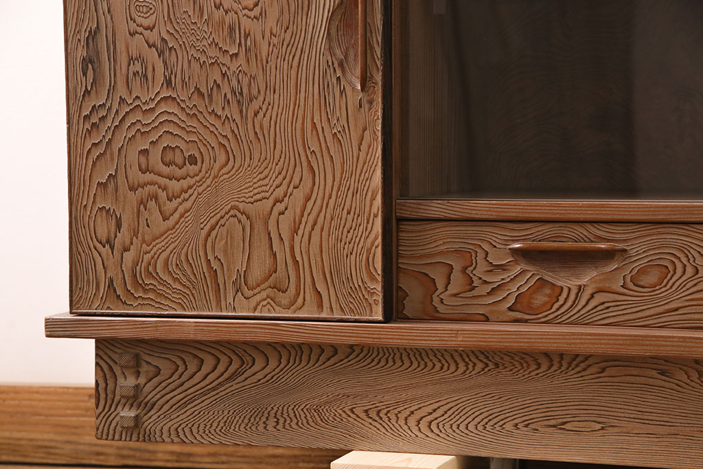 中古 民芸家具　高級杉材製　飾り棚(戸棚、茶棚、収納棚)(R-049761)