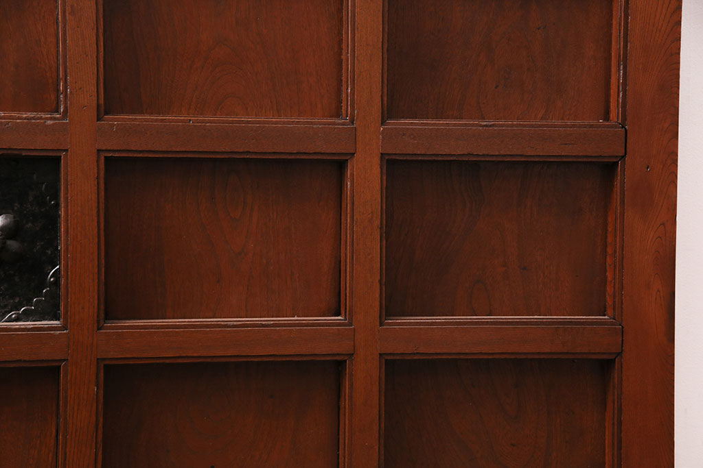 アンティーク建具　総ケヤキ材　和の趣あふれる重厚な佇まいが魅力の蔵戸(玄関戸、引き戸)(R-049871)