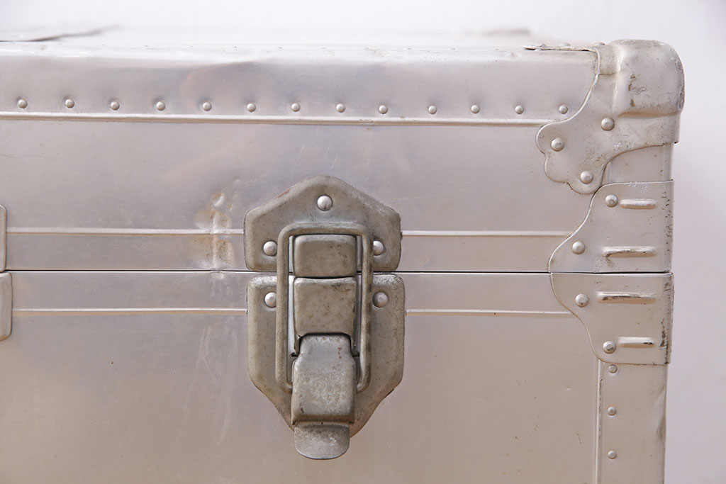 アンティーク雑貨 昭和中期 インダストリアルな雰囲気漂うアルミ製トランク(船トランク、収納、ディスプレイ)(R-049904) | ラフジュ工房