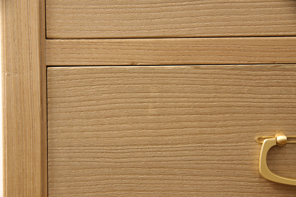 【桐箪笥(桐たんす)リメイク実例】桐箪笥に高品質リペアを施しました。桐材本来の木目や木色を活かした木地色仕上げ・蜜蝋ワックスをし、上質な和の雰囲気に!(収納箪笥、整理箪笥、衣装箪笥、和タンス、桐たんす)