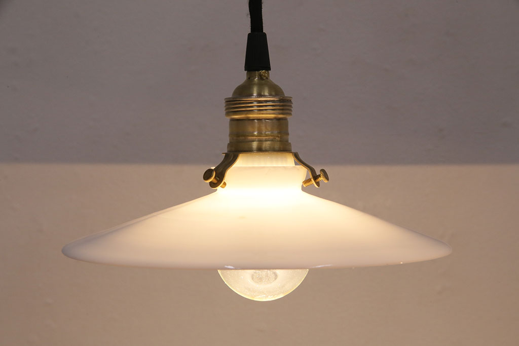 アンティーク照明　ノスタルジックな雰囲気が魅力の平笠シェードのペンダントライト2個セット(吊り下げ照明、天井照明)(R-050066)