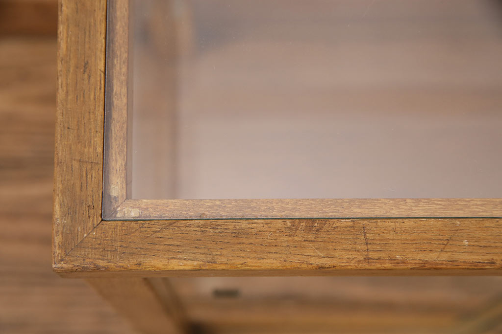 アンティーク家具　昭和レトロ　素朴な木の風合いが味わい深い卓上ガラスケース(ショーケース、陳列棚、飾り棚)(R-050077)