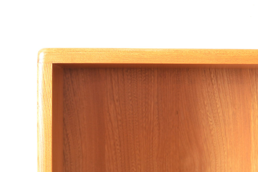 イギリスヴィンテージ　ERCOL(アーコール)　ニレ材製のキャビネット(カップボード、食器棚、収納棚、ビンテージ)(R-050208)