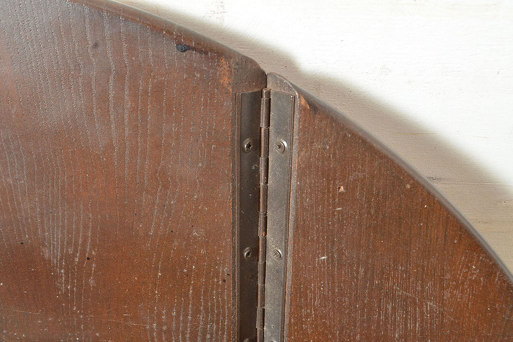 ヴィンテージ家具　イギリスビンテージ　ERCOL(アーコール)　ニレ材　挽き物の脚が目を引くバタフライテーブル(ダイニングテーブル、食卓、4人掛け、2人掛け)(R-050227)
