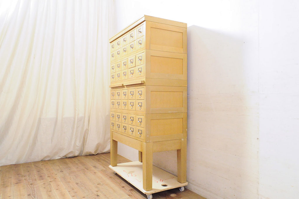 レトロ家具　昭和レトロ　KIHARA　引き出し40杯!店舗什器におすすめのナラ材製ネームプレート付きカードケース(引き出し、チェスト、図書館、図書室)(R-050288)