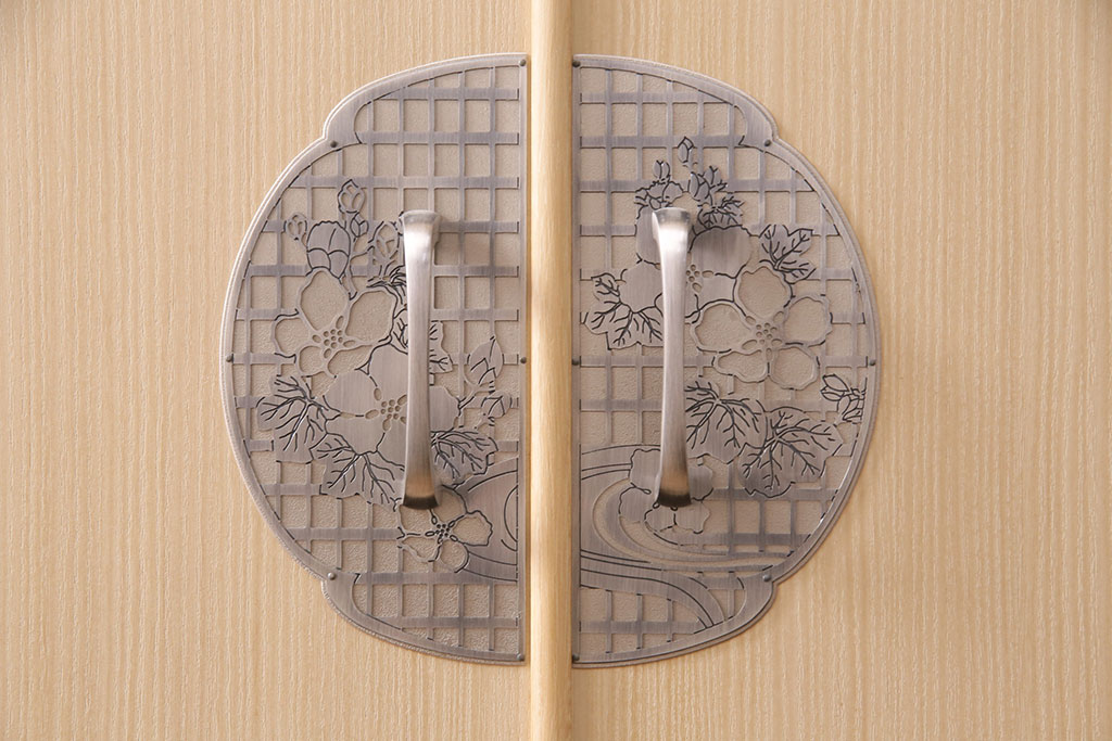 中古　美品　国産　気品あふれる佇まいが魅力の総桐箪笥(胴厚)(着物箪笥、衣装箪笥、和タンス、桐たんす)(定価約90万円)(R-050295)