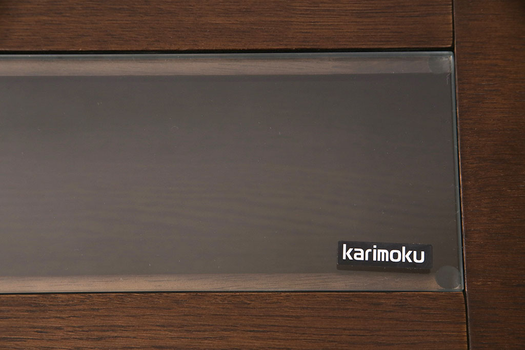 中古　美品　カリモク家具(karimoku)　モダンなデザインがお洒落な空間づくりに活躍するセンターテーブル(リビングテーブル、ローテーブル)(R-050313)