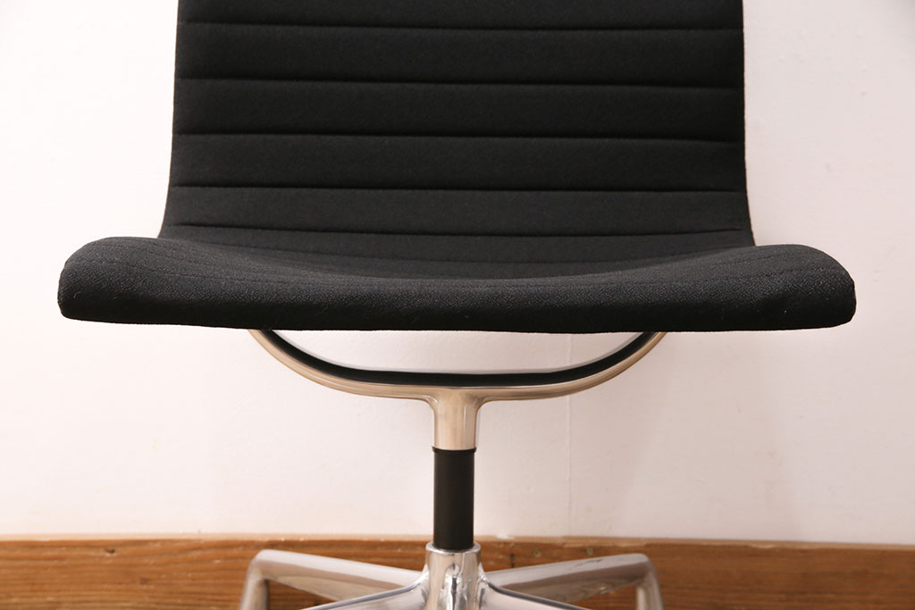 中古　美品　Hermanmiller(ハーマンミラー社)　イームズアルミナムグループ　サイドチェア(定価約19万円)(オフィスチェア、椅子)(R-050356)