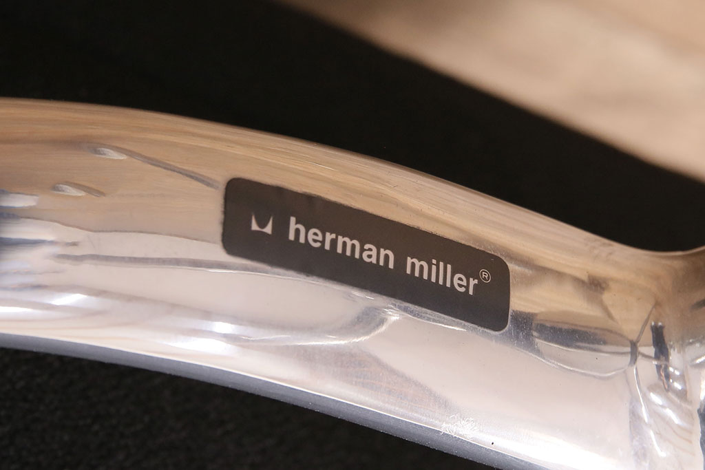 中古　美品　Hermanmiller(ハーマンミラー社)　イームズアルミナムグループ　サイドチェア(定価約19万円)(オフィスチェア、椅子)(R-050356)