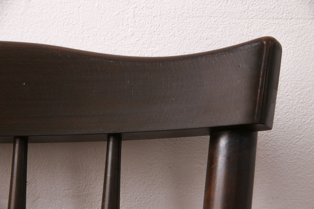 中古　北海道民芸家具　シンプルなデザインが取り入れやすいダイニングチェア(ウィンザーチェア、板座チェア、椅子、ウインザーチェア)(R-050374)