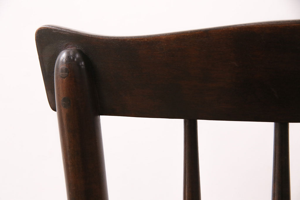 中古　北海道民芸家具　シンプルなデザインが取り入れやすいダイニングチェア(ウィンザーチェア、板座チェア、椅子、ウインザーチェア)(R-050375)