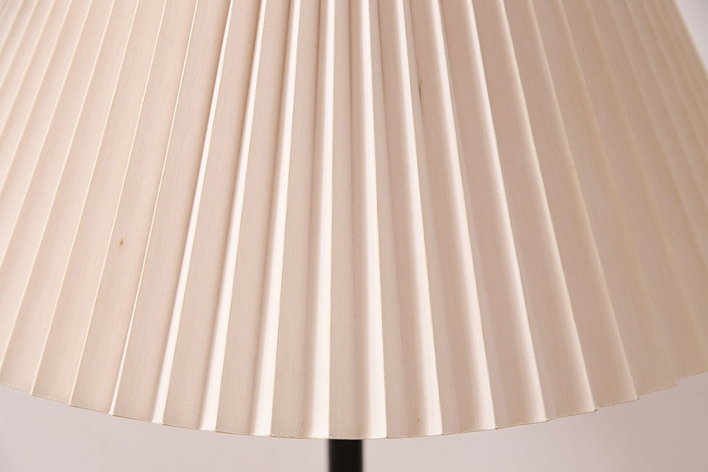 ヴィンテージ家具　デンマーク　シンプルなデザインで取り入れやすいフロアスタンド(スタンド照明、スタンドライト、ビンテージ)(R-050394)