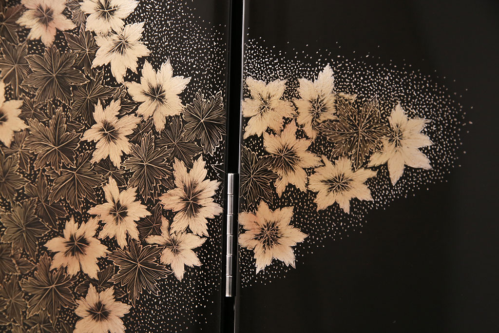中古　美品　民芸家具　木曽塗り　3種の花の図柄が空間を彩る衝立(つい立て、パーテーション)(R-050410)