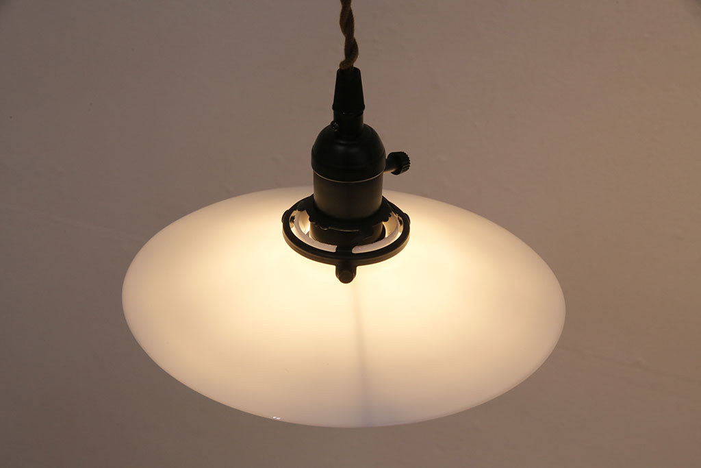 アンティーク照明　レトロな空間を演出するシンプルな吊り下げ照明2個セット(ペンダントライト、天井照明、電笠、平笠シェード)(R-050425)