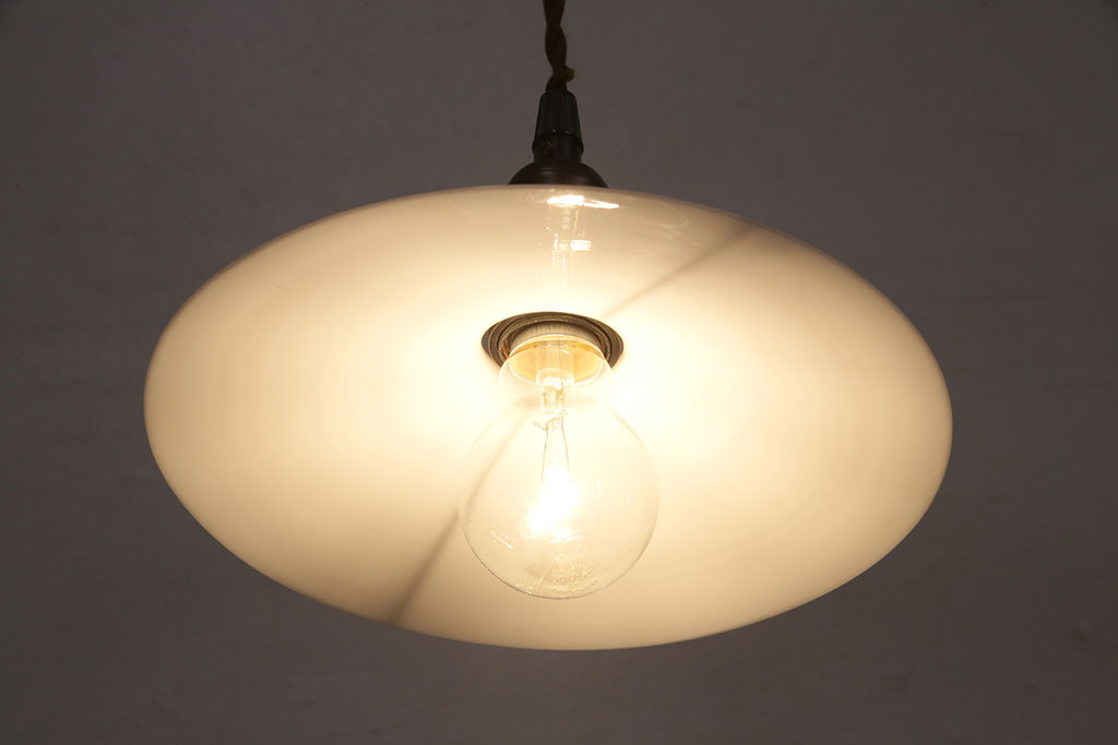 アンティーク照明　レトロな空間を演出するシンプルな吊り下げ照明2個セット(ペンダントライト、天井照明、電笠、平笠シェード)(R-050425)