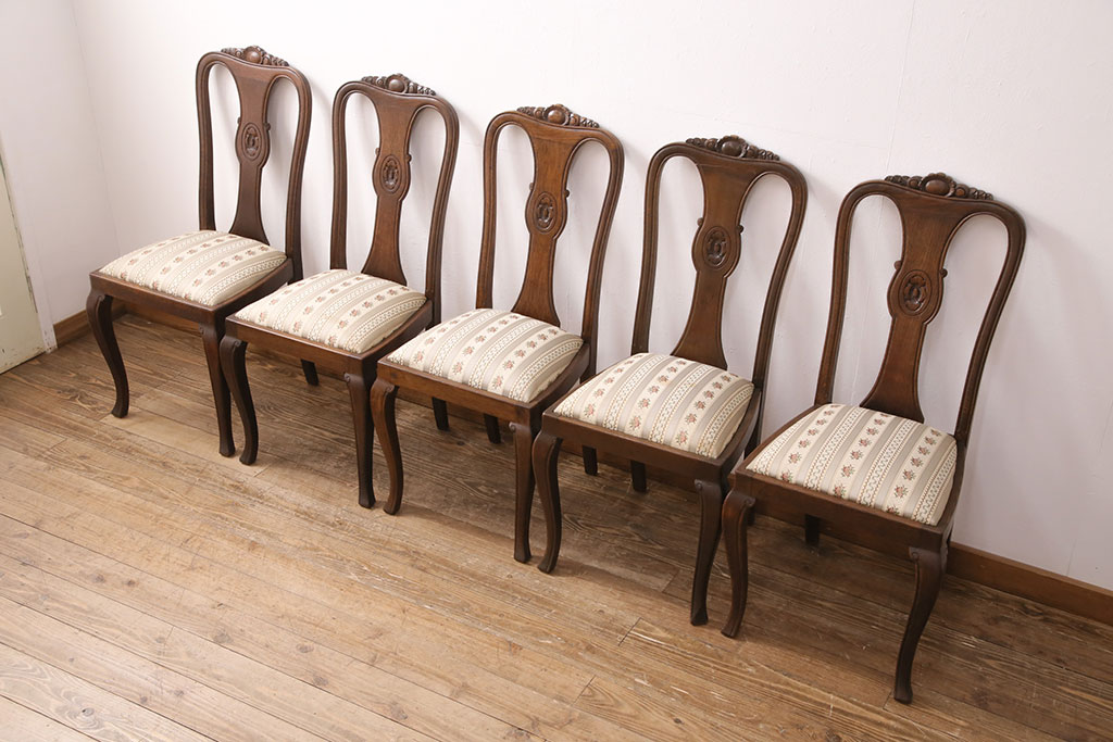 イギリスアンティーク　オーク材　細かな彫刻が気品を漂わせるチェア5脚セット(ダイニングチェア、椅子)(R-050447)