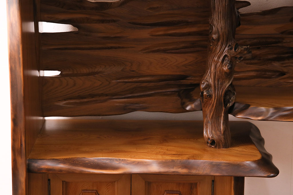 中古　美品　民芸家具　屋久杉を贅沢に使った存在感のある飾り棚(茶棚、収納棚)(定価約120万円)(R-050490)