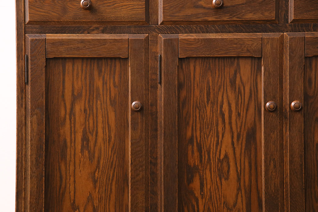 中古　美品　三越　Brugge(ブルージュ)　ステンドグラスの扉がクラシカルな雰囲気を高めるキャビネット(食器棚、カップボード、収納棚、飾り棚)(R-050506)