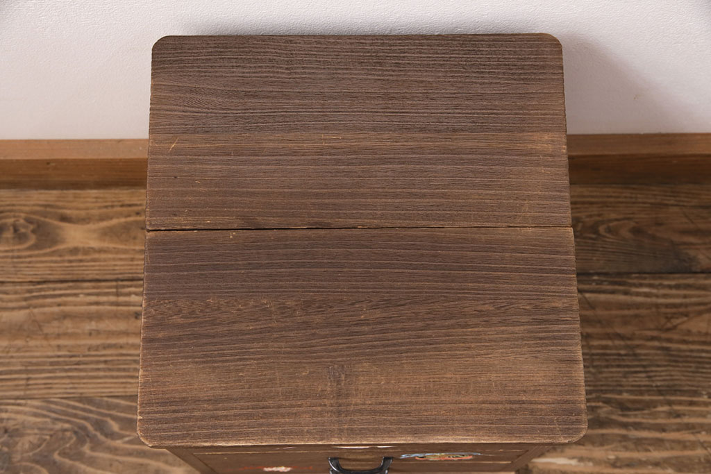 中古　国産　総桐材　可愛らしいデザインの木目込みが魅力的な小引き出し(チェスト、小物収納、卓上収納)(R-050512)