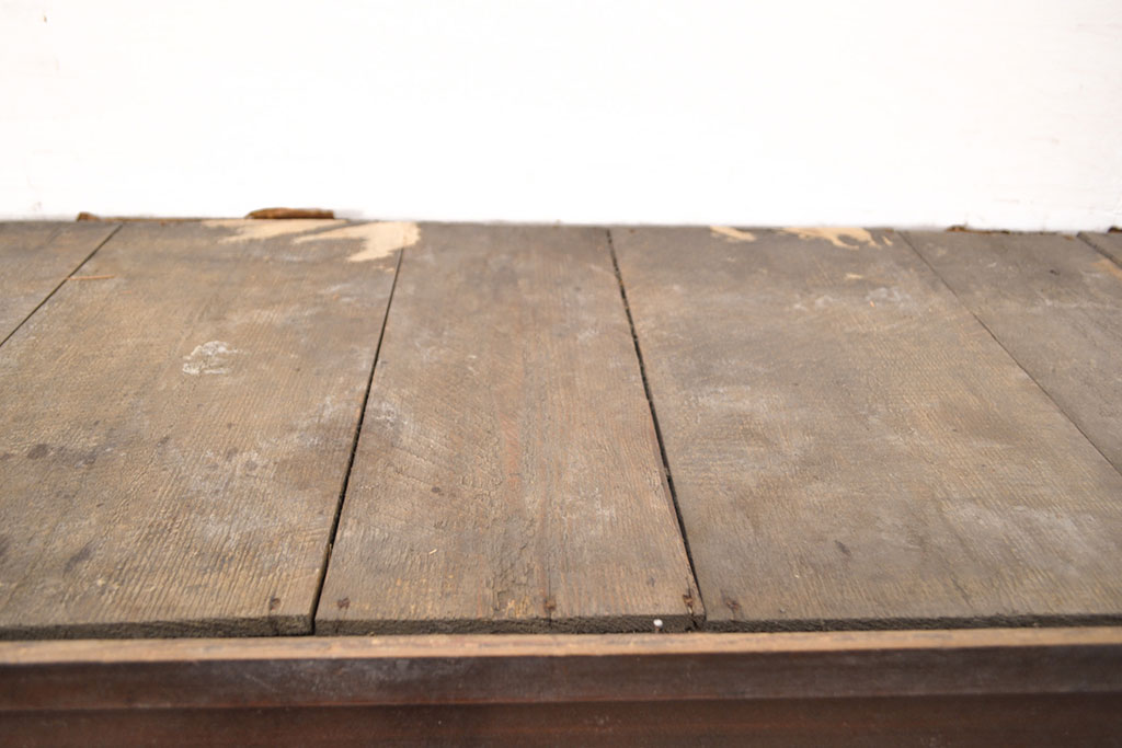 和製アンティーク　前面ヒノキ材・一部ケヤキ材　丁寧な作り込みが魅力的な水屋箪笥・上段(収納棚、戸棚、食器棚)(R-050539)