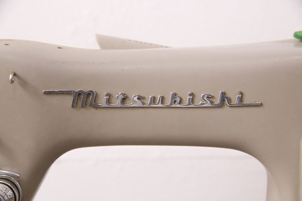 ジャンク品　mitsubishi(三菱)社　お洒落なアンティーク空間を演出するミシンテーブル(ミシン台、ディスプレイ、工業用ミシン)(R-050586)