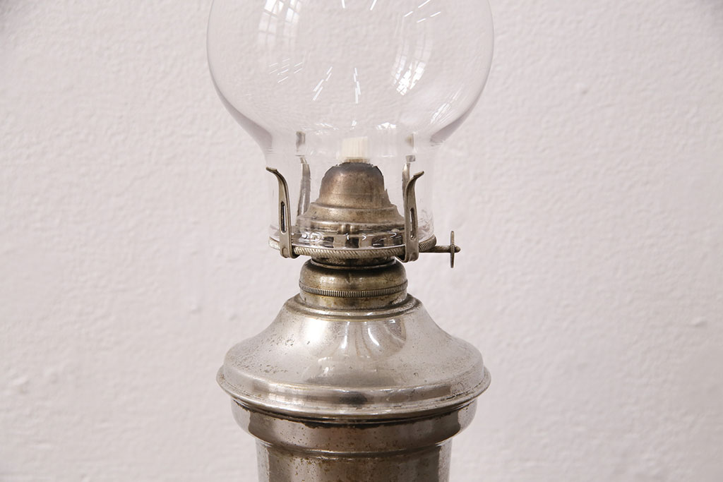 アンティーク雑貨　大正昭和初期　平芯　金属製のボディがおしゃれなオイルランプ(灯油ランプ、卓上ランプ)(R-050597)