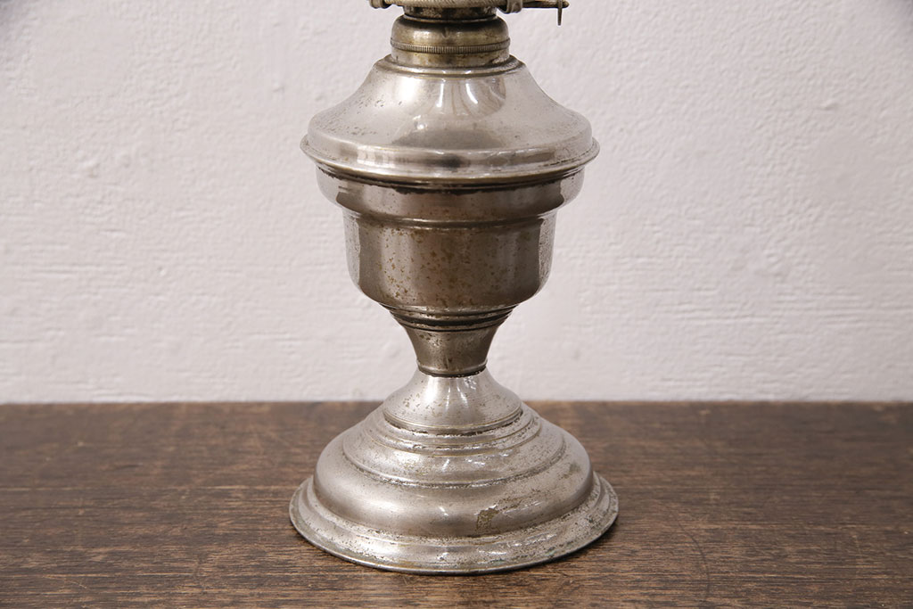 アンティーク雑貨　大正昭和初期　平芯　金属製のボディがおしゃれなオイルランプ(灯油ランプ、卓上ランプ)(R-050597)