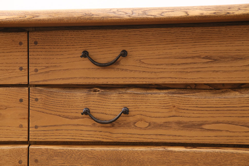 中古　美品　手造り家具　頑固おやじ製　総栗無垢材　木の温もりを感じられるチェスト(引き出し、サイドボード)(R-050598)