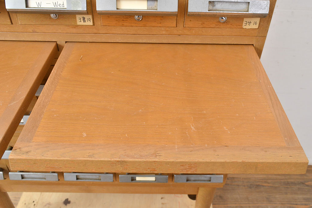和製ヴィンテージ　昭和レトロ　KIHARA　ナチュラルスタイルの収納におすすめのナラ材製ネームプレート付きカードケース(引き出し、チェスト、ビンテージ、図書館、図書室)(R-050611)