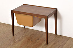 デンマークビンテージ　チーク材　シンプルかつスタイリッシュな佇まいが魅力的なエクステンションテーブル(ダイニングテーブル、食卓、作業台、ヴィンテージ、北欧)(R-052359)