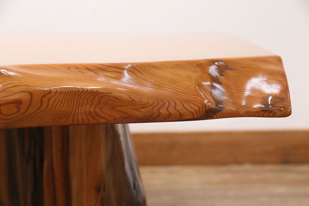 中古　民芸家具　小杉(屋久杉)の一枚板を使用した、存在感のある座卓(ローテーブル)(R-050618)