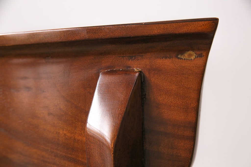 中古　ベルギー輸入家具　マホガニー材の艶のある木肌が気品を漂わせるダイニングチェア(イス)(R-050674)