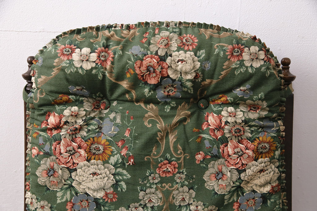 中古　飛騨産業　キツツキ　穂高　WINDSOR　クラシカルな花柄ファブリックが印象的なナラ材製ロッキングチェア(アームチェア、アームソファ)(R-050691)