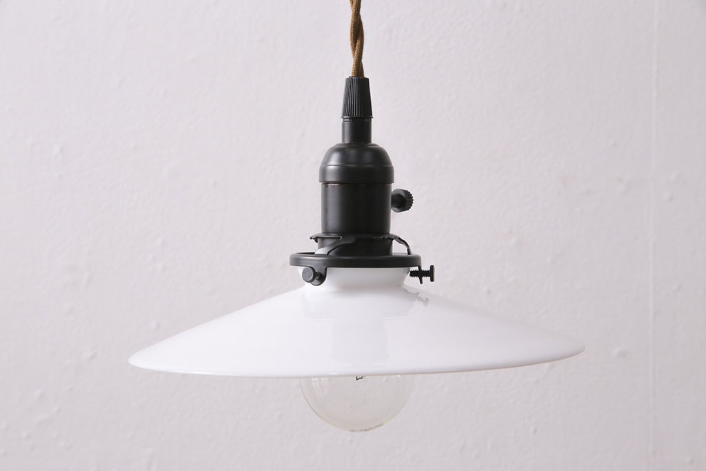アンティーク照明　シンプルデザインが取り入れやすい、平笠シェードのペンダントライト2個セット(吊り下げ照明、天井照明、シェード、電傘)(R-050700)