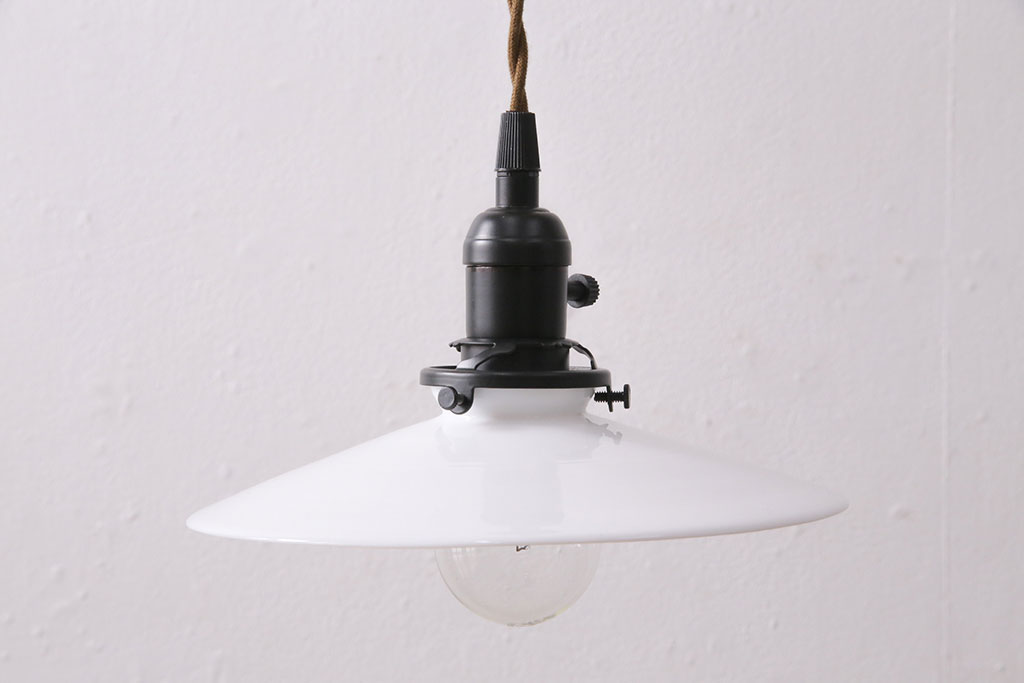 アンティーク照明　シンプルデザインが取り入れやすい、平笠シェードのペンダントライト2個セット(吊り下げ照明、天井照明、シェード、電傘)(R-050701)
