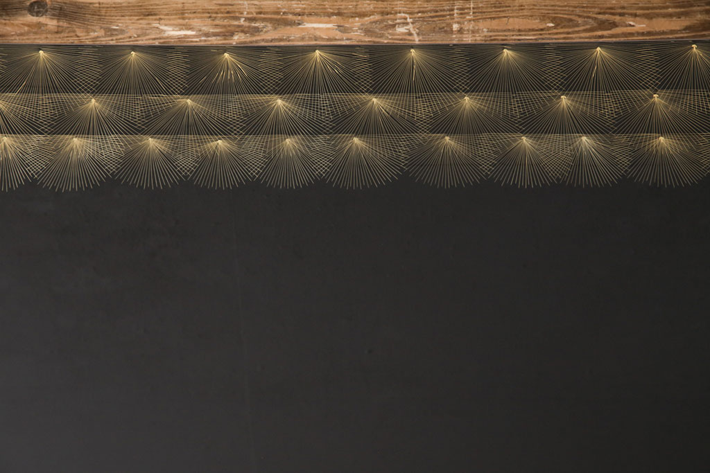 中古　輪島塗　吠木正樹作　ガラス天板付き　繊細な松模様が優しい雰囲気を醸しだす座卓(ローテブル)(R-050718)