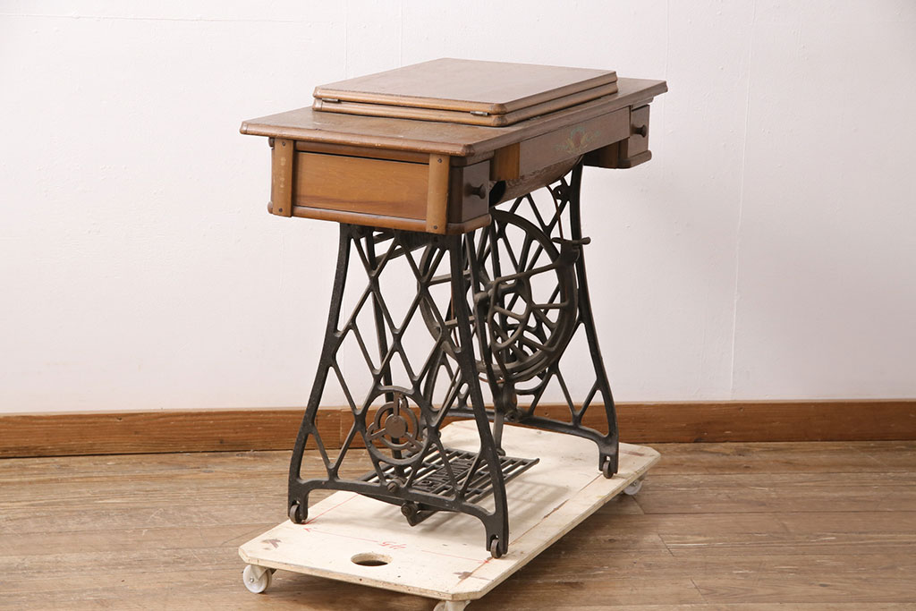 ジャンク品 ASAHINA社 お洒落なアンティーク空間を演出するミシン ジャンク品 ASAHINA社 お洒落なアンティーク空間を演出するミシン