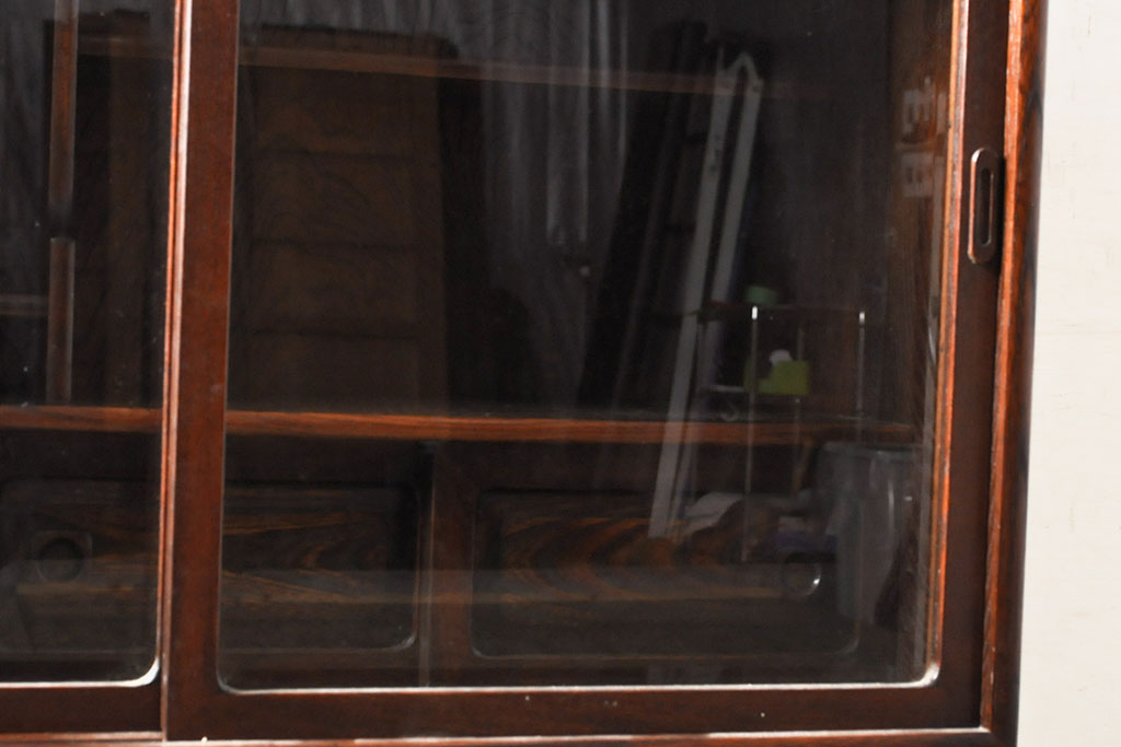 中古　美品　工芸家具　ケヤキ材　漆塗り　しっとりとした佇まいの上品な茶箪笥(定価37万円)(飾り棚、収納棚)(R-050766)