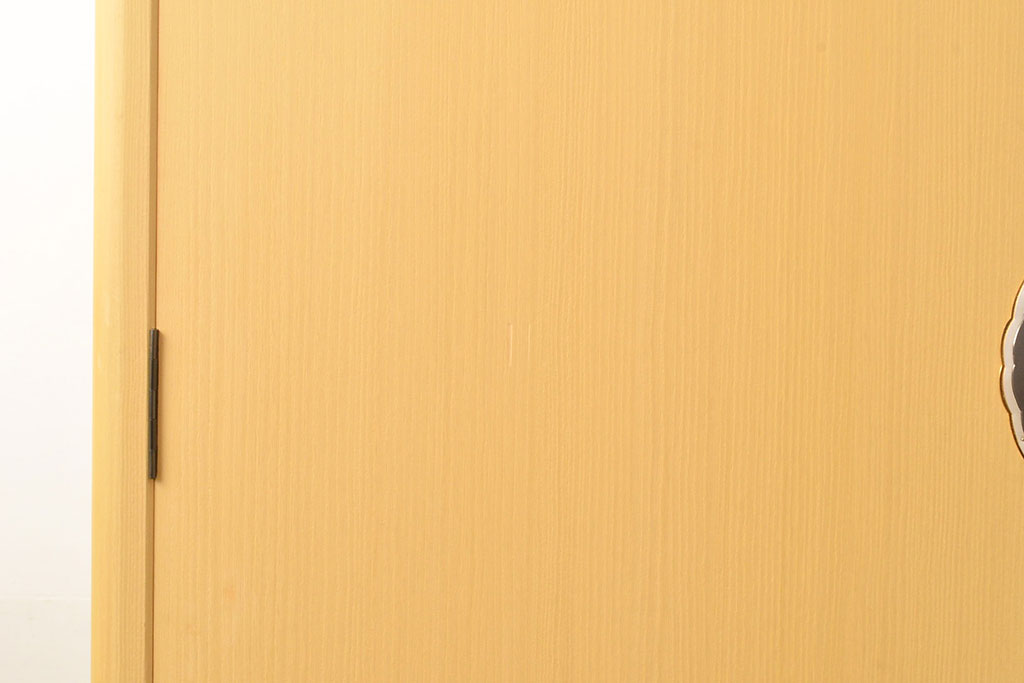 中古　美品　上品な意匠の金具が気品を漂わせる春日部総桐箪笥(胴丸、ワードローブ、洋服タンス、桐たんす)(定価約120万円)(R-050832)