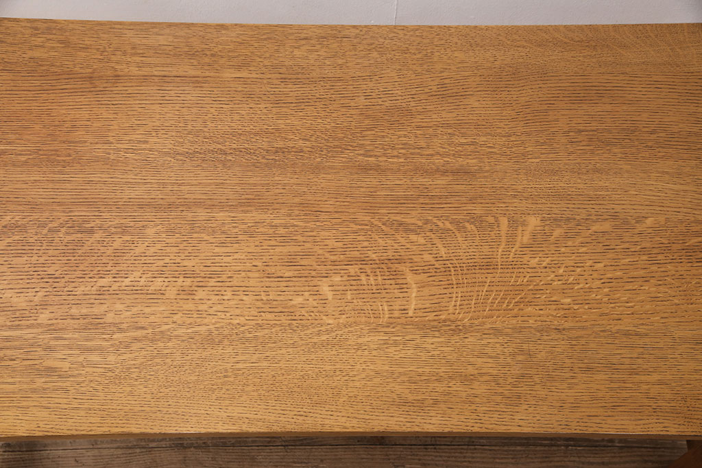 中古　Stickley(スティックレー)　オーク材　直線的なデザインが格調高い雰囲気を演出するセンターテーブル(リビングテーブル、コーヒーテーブル)(定価約48万円)(R-050841)