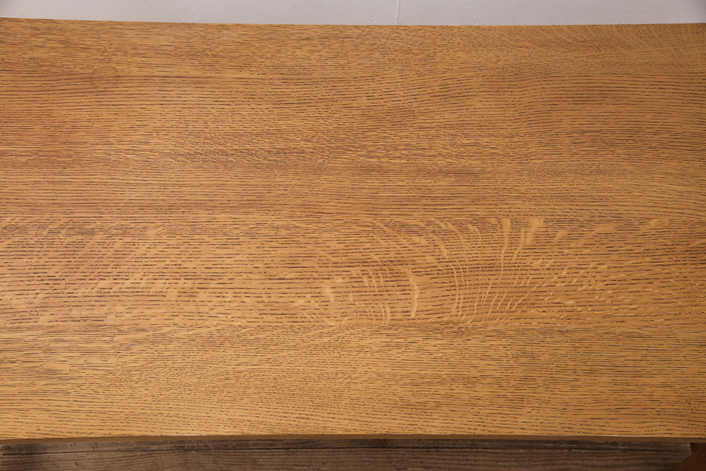 中古　Stickley(スティックレー、スティックレイ)　オーク材　直線的なデザインが格調高い雰囲気を演出するセンターテーブル(リビングテーブル、コーヒーテーブル)(定価約48万円)(R-050841)
