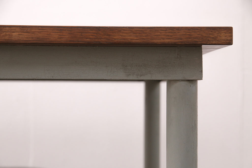 【オーダー家具実例】格納スツール8脚付きテーブルを新規製作しました。ラフジュ工房オリジナルの商品を参考に、ご希望サイズで再現。ホワイトオークを用いた天板と淡い青緑のペイントカラーで仕上げました
