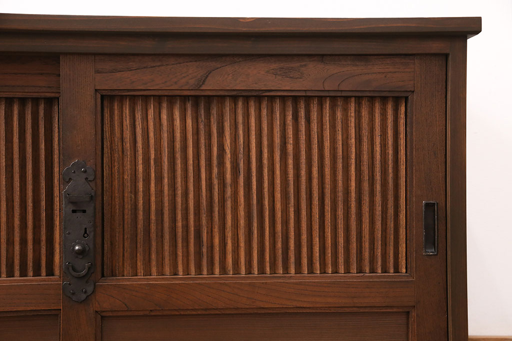 ラフジュ工房オリジナル　古建具リメイク　ケヤキ材建具　洗濯板のような格子建具が印象的なローボード(テレビ台、収納棚、戸棚)(R-050927)